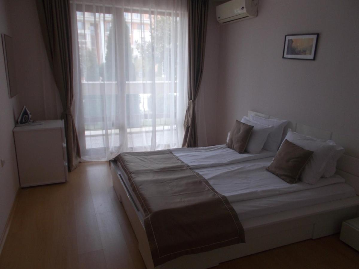 Private Apartment 49 In Prestige Fort Beach Hotel Sveti Vlas Bagian luar foto