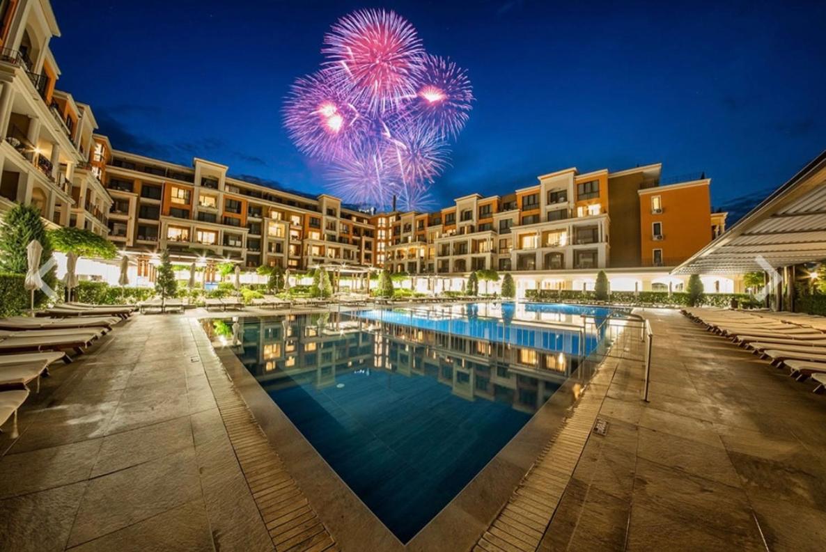 Private Apartment 49 In Prestige Fort Beach Hotel Sveti Vlas Bagian luar foto