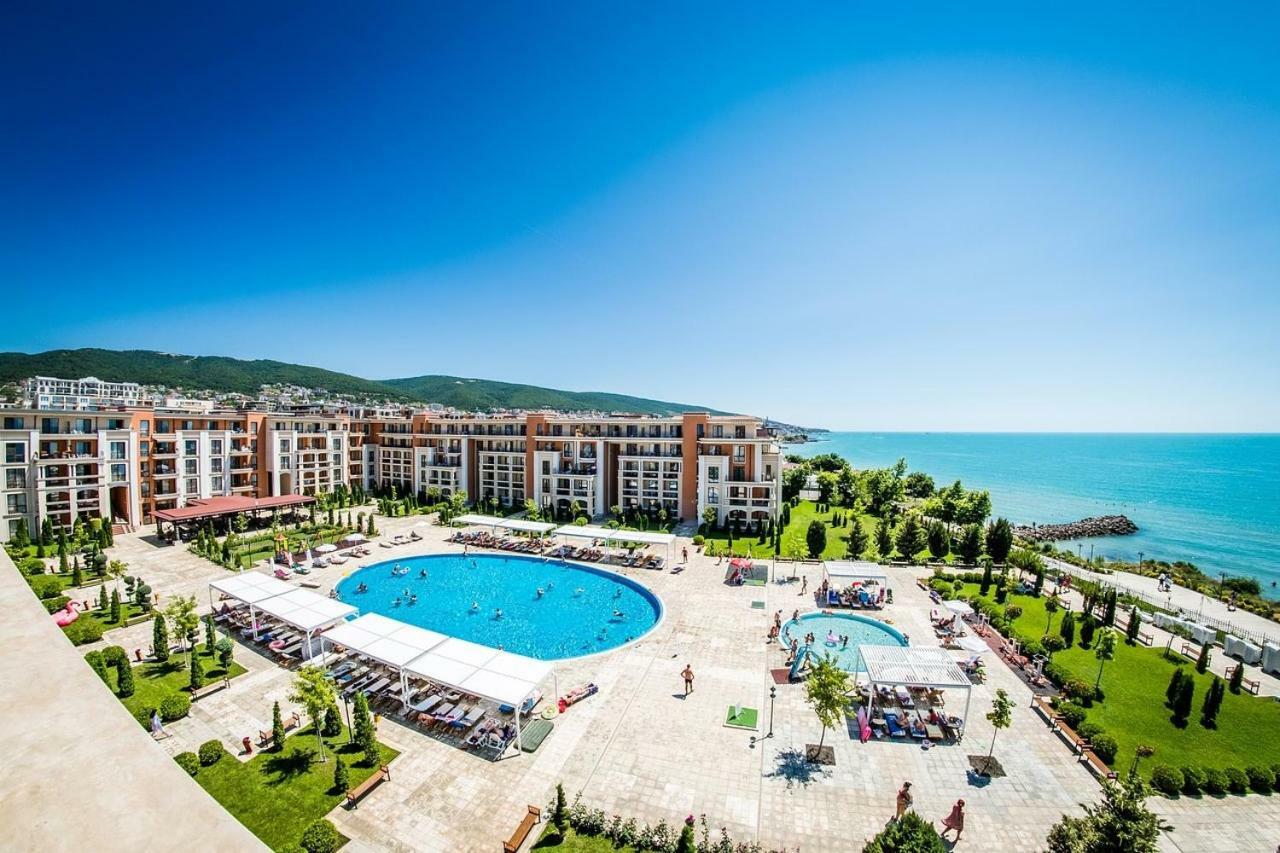 Private Apartment 49 In Prestige Fort Beach Hotel Sveti Vlas Bagian luar foto